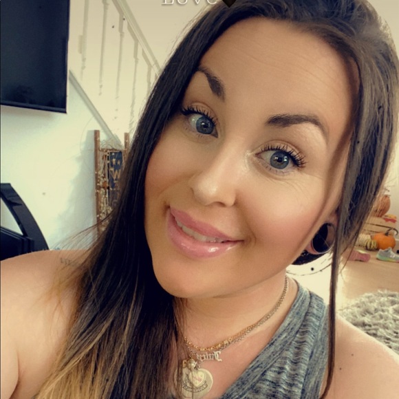 Meet your posher 💖 - Picture 1 of 1